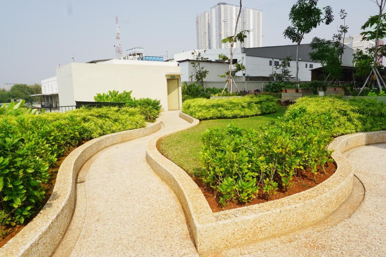 Azalea Suites Cikarang By Jayakarta Group Exterior photo