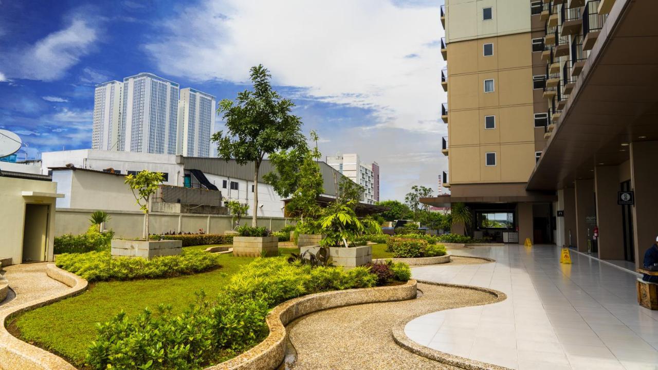 Azalea Suites Cikarang By Jayakarta Group Exterior photo