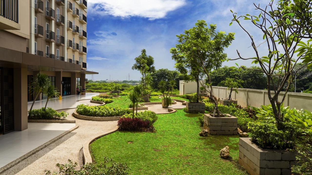 Azalea Suites Cikarang By Jayakarta Group Exterior photo